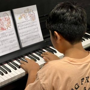 TALLER DE PIANO CONVOCÓ A DECENAS DE JÓVENES EN EL CENTRO CULTURAL DE CONSTITUCIÓN