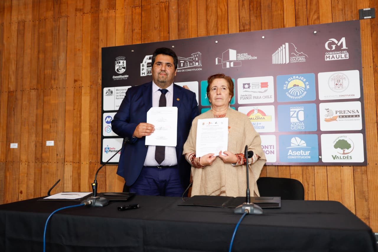 FIRMAN CONVENIO ENTRE CORPORACIÓN CULTURAL Y COLEGIO SAN ALBERTO HURTADO