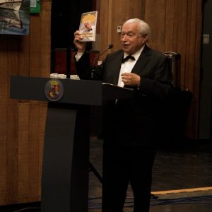 UN LIBRO, UNA VIDA Y UN EMOTIVO ENCUENTRO CON LA MEMORIA